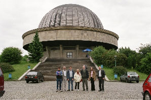 Grupa SACTN przed planetarium w Chorzowie.