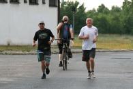 Najpierw rozpoczął się z Częstochowy bieg astronomiczny. Biegli Bogdan Wszołek i Ryszard Staniewski. foto. Grzegorz Czepiczek